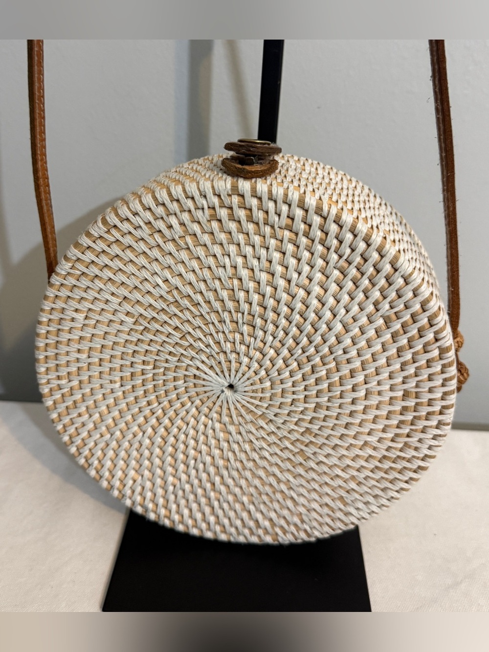 Round Rattan Crossbody Bag Woven Medallion Sunburst Boho Leather Strap - Picture 4 of 15